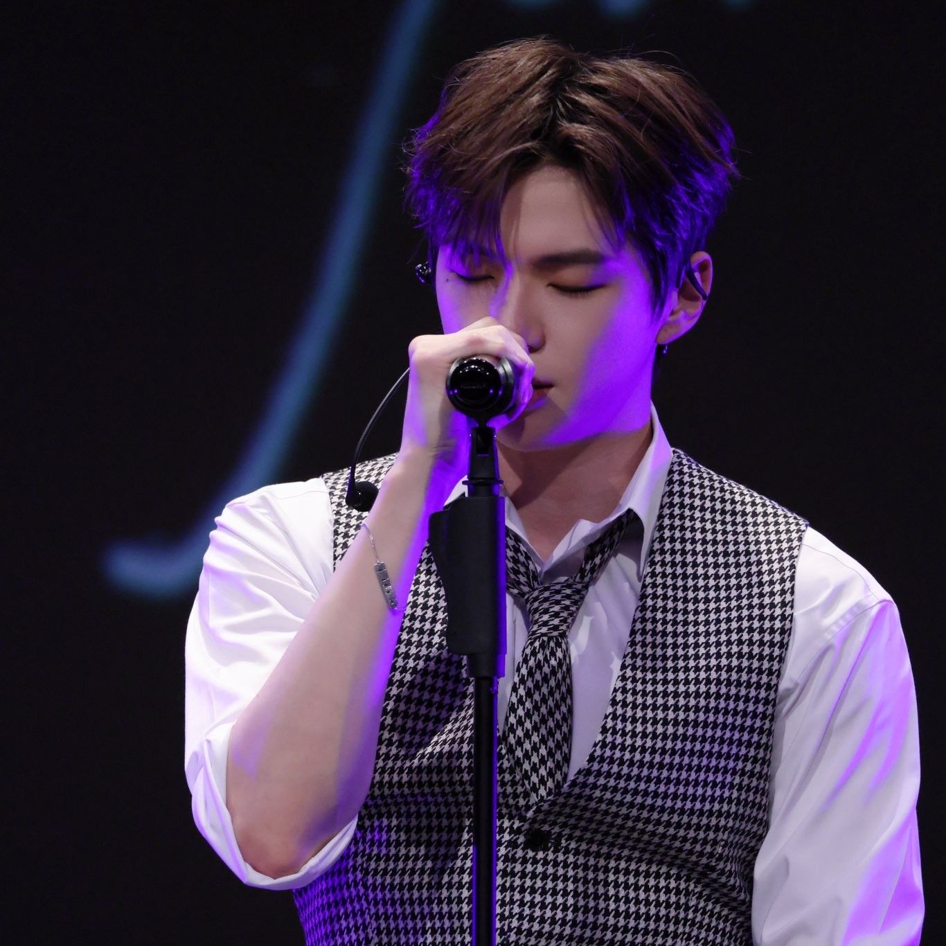 Latest photo of Kang Daniel