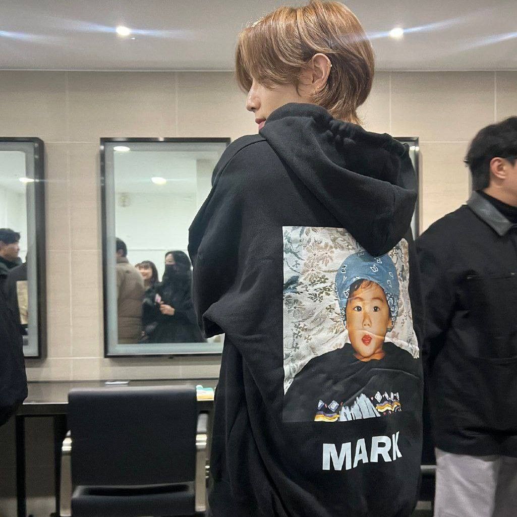 A moment captured by Mark (GOT7)'s fan