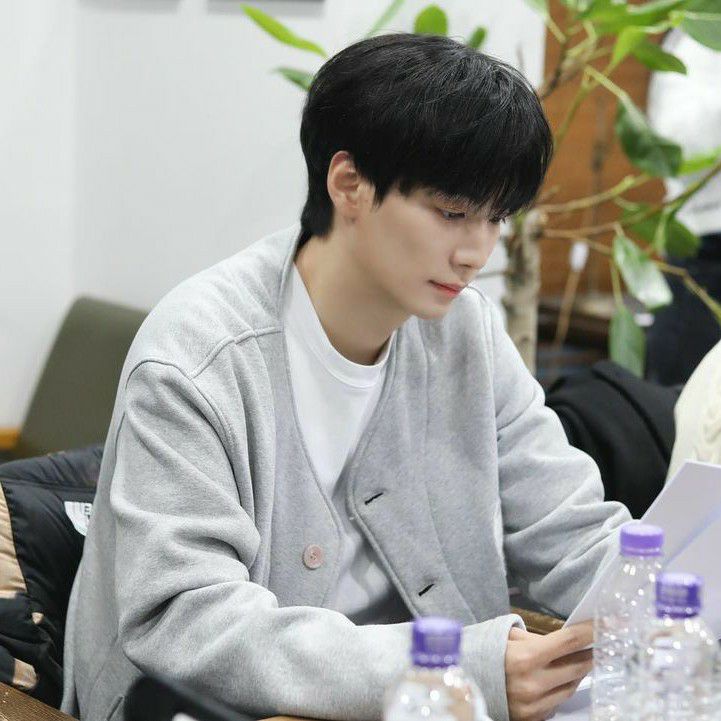 A moment captured by Kim Jonghyeon's fan