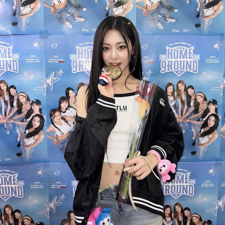 Behind-the-scenes cut of Tzuyu (TWICE)