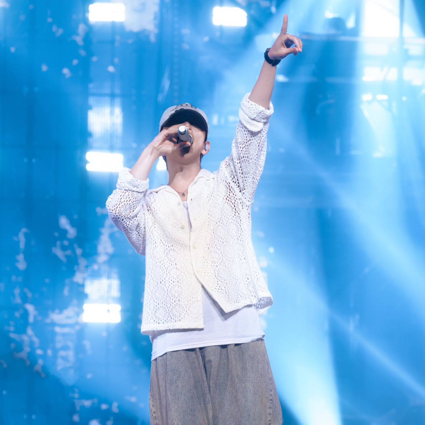 Latest photo of Joshua (SEVENTEEN)