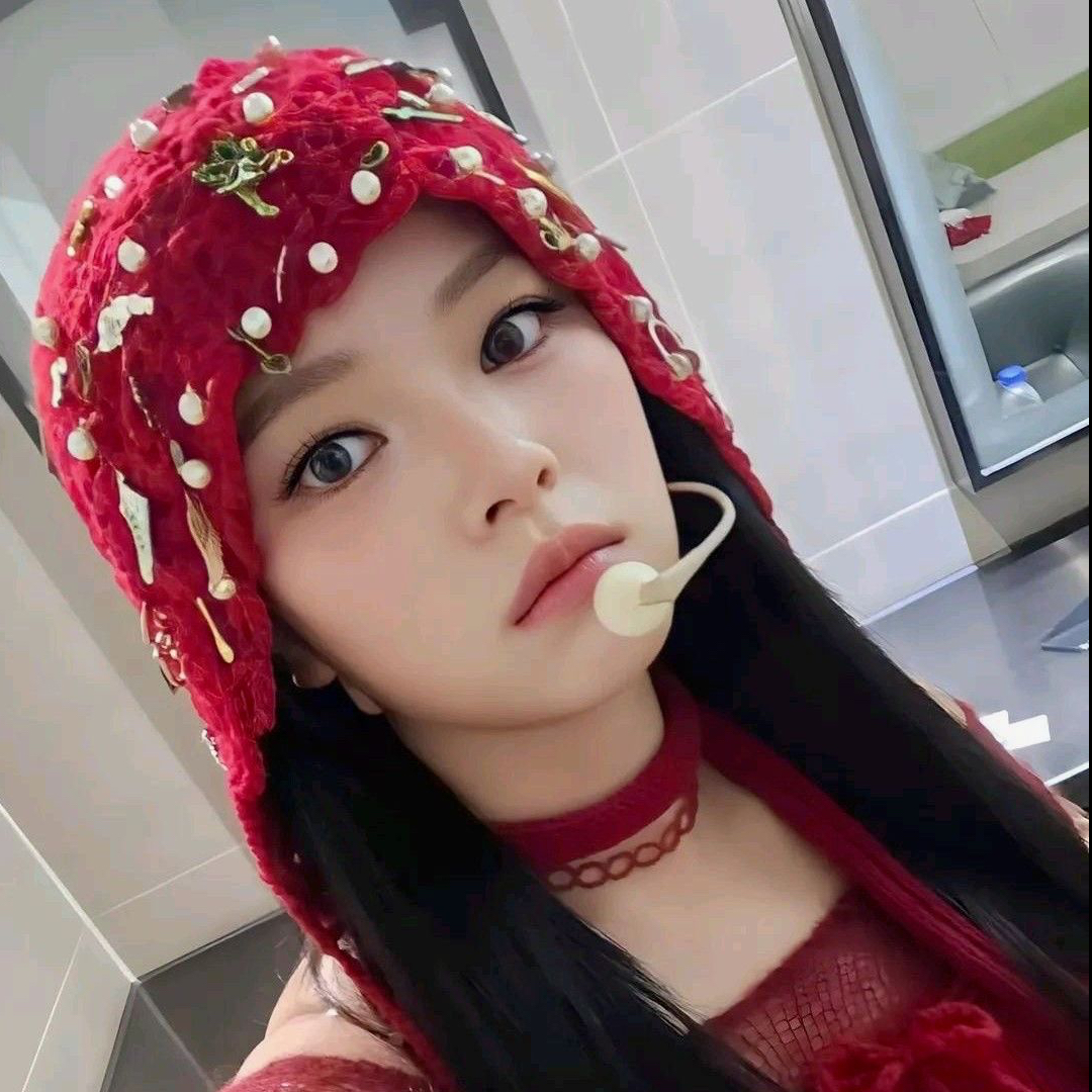 Behind-the-scenes cut of Jeongyeon (TWICE)