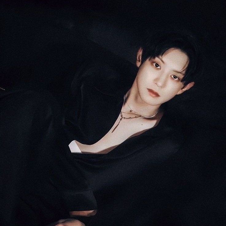 Recent activity shot of Chanyeol (EXO)