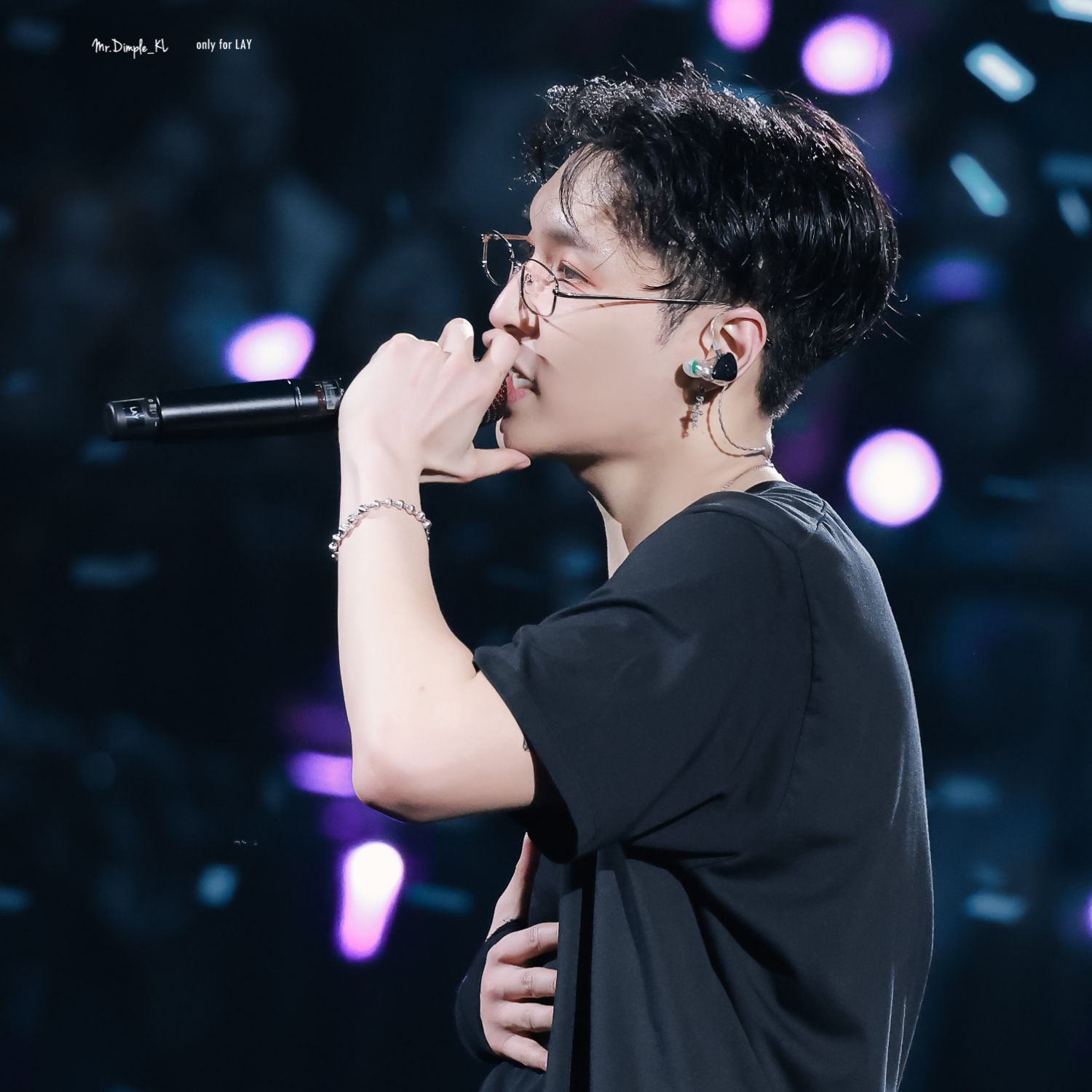 A moment captured by Lay (EXO)'s fan