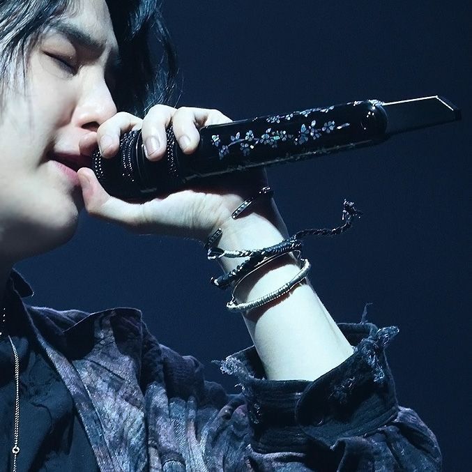 SUGA (防彈少年團)的最新活動照片