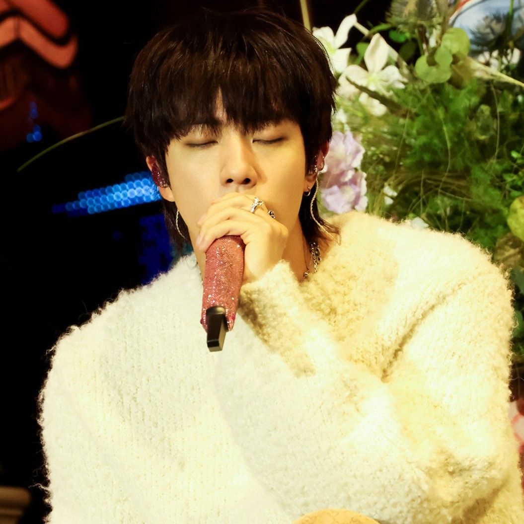 진 (방탄소년단)의 최신 사진