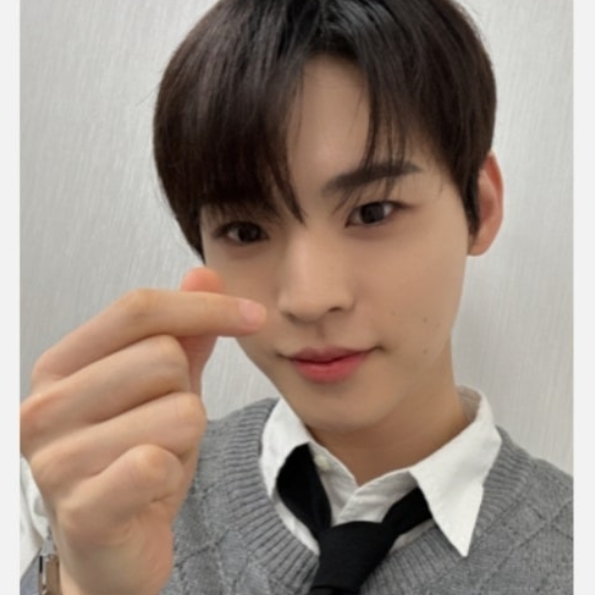 A moment captured by Hyojin (ONF)'s fan