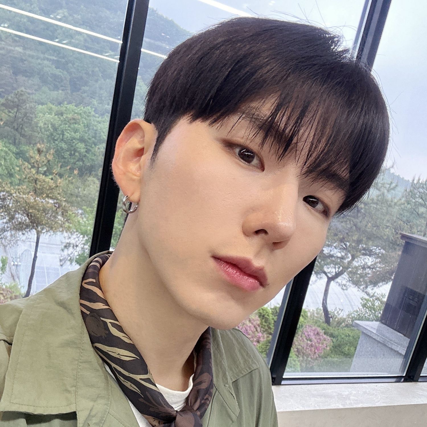 Behind-the-scenes cut of MONSTA X