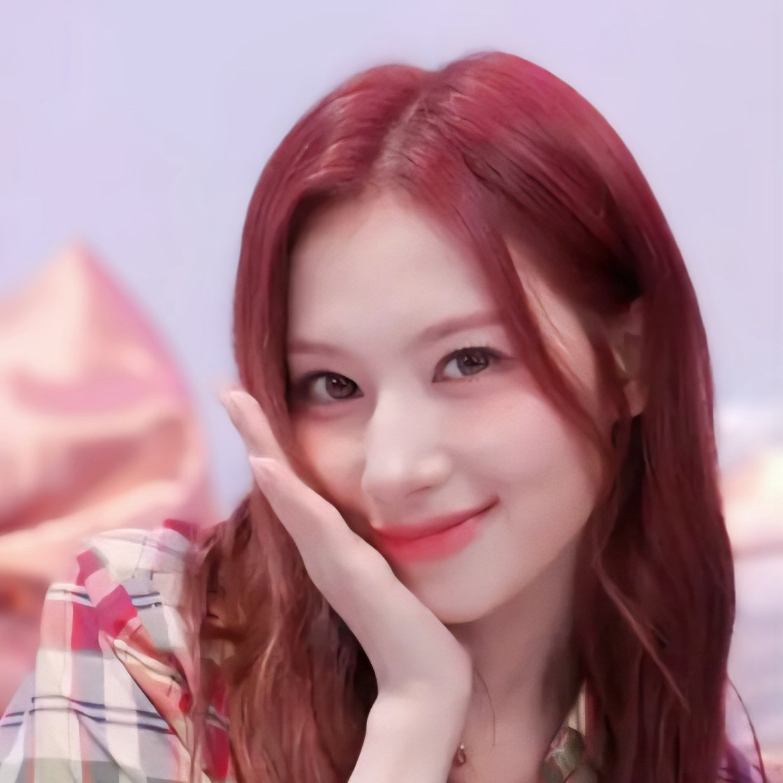 Latest photo of Sana (TWICE)