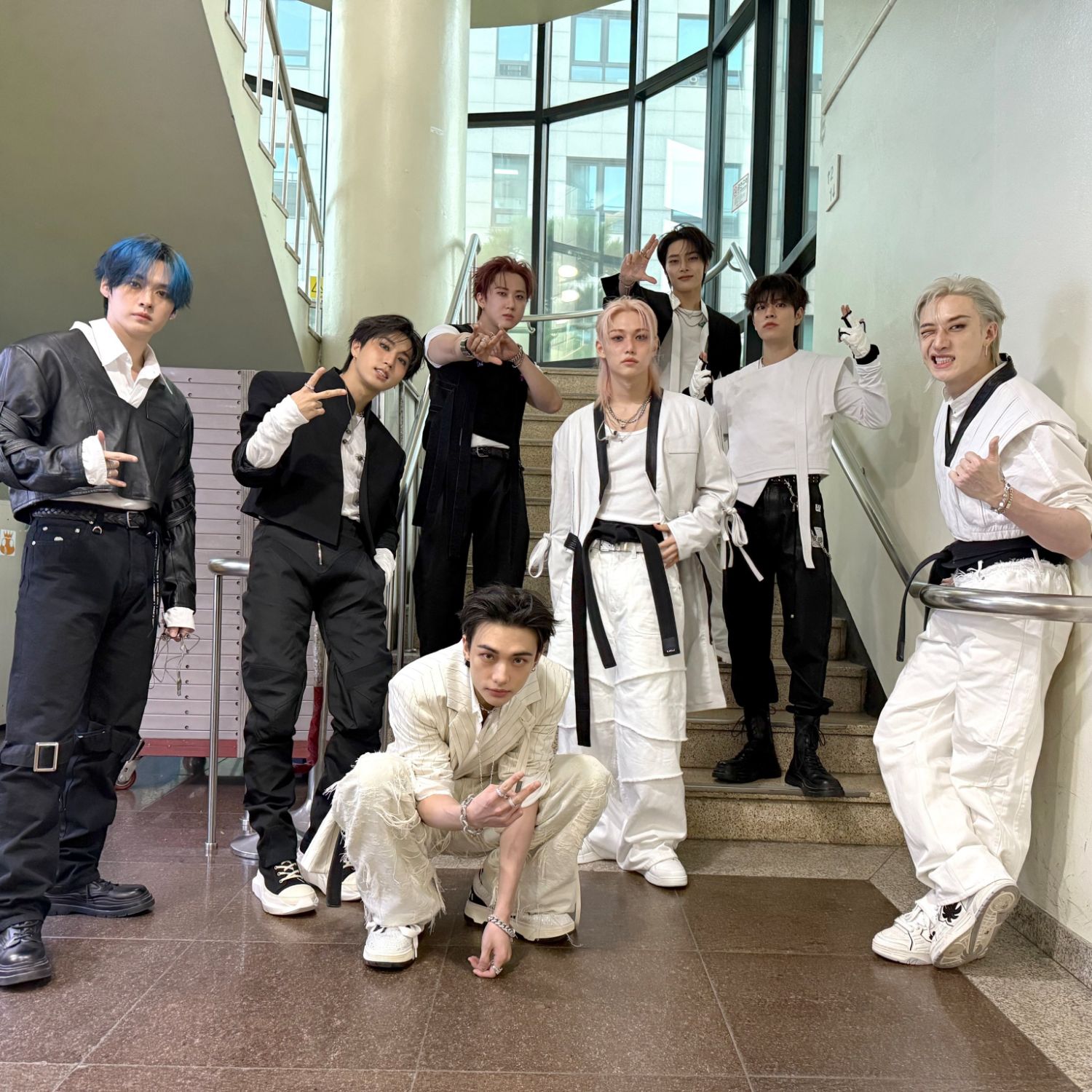 Behind-the-scenes cut of Stray Kids