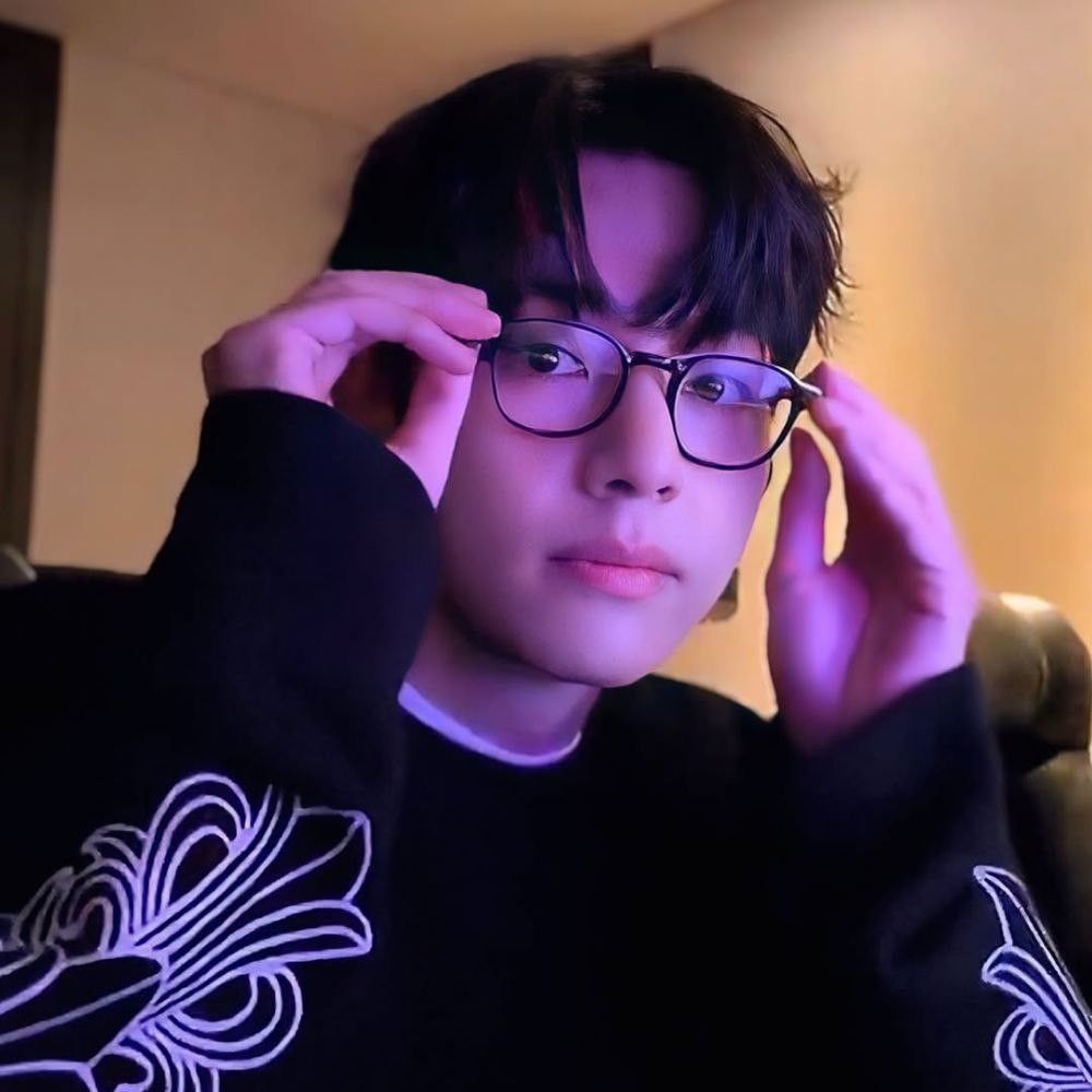 V (BTS)の最新写真