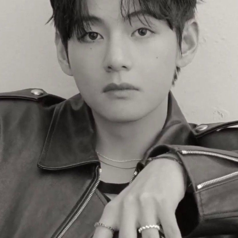 Latest photo of V (BTS)