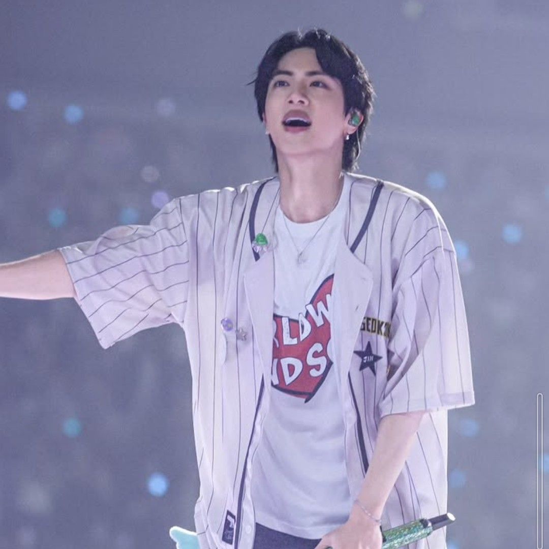 진 (방탄소년단) 최근 활동샷