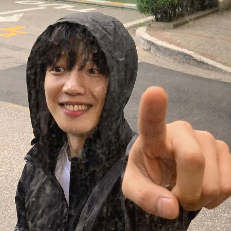 A moment captured by Lim Youngmin's fan
