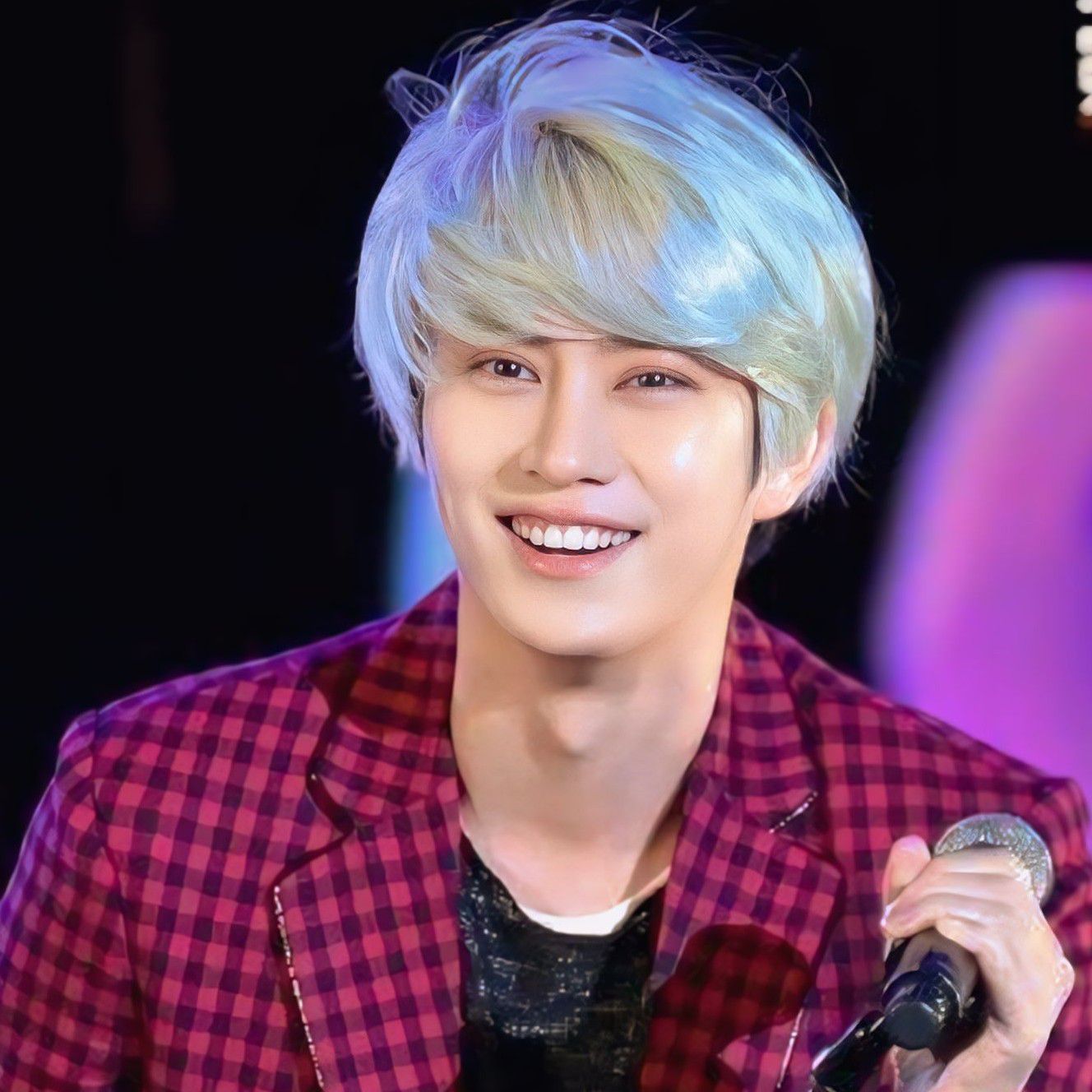 Behind-the-scenes cut of Heechul (Super Junior)