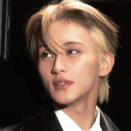 A moment captured by Mark (NCT 127, NCT DREAM)'s fan