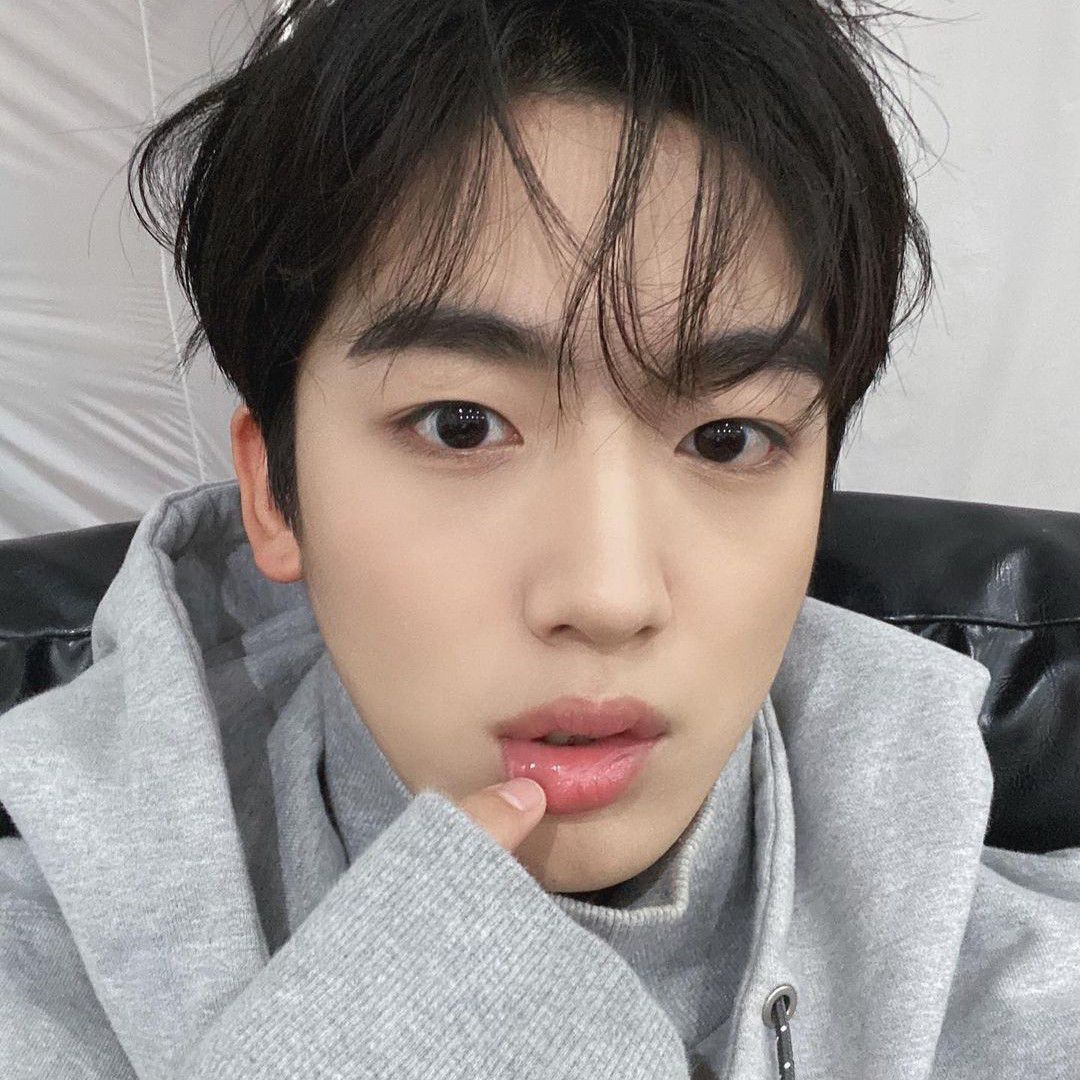 Behind-the-scenes cut of Kim Yohan (WEi)