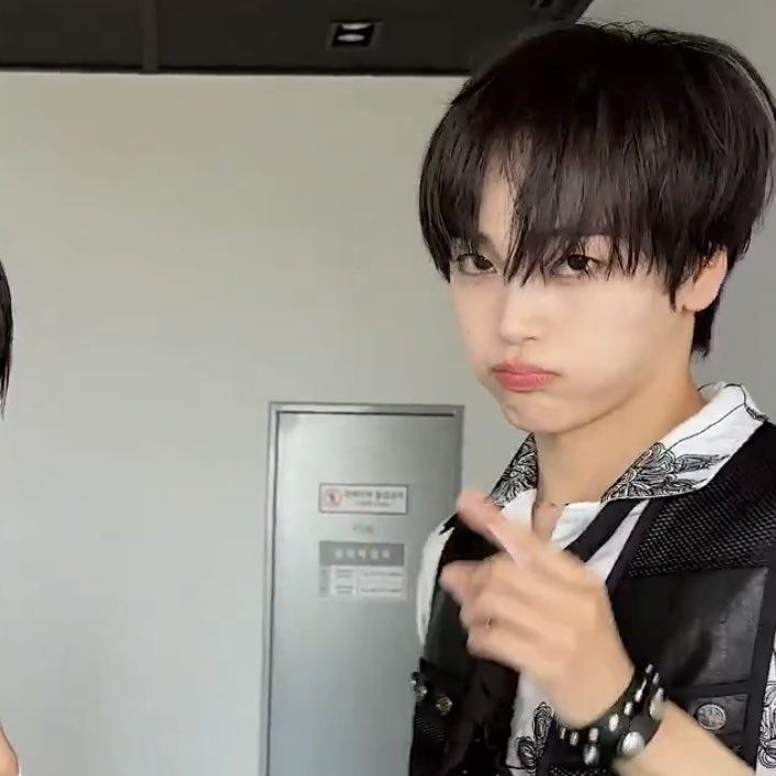 A moment captured by Hyeongjun (CRAVITY)'s fan