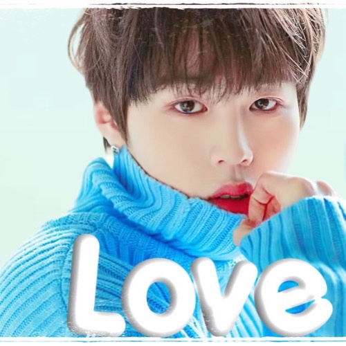 A moment captured by Ha Sungwoon's fan