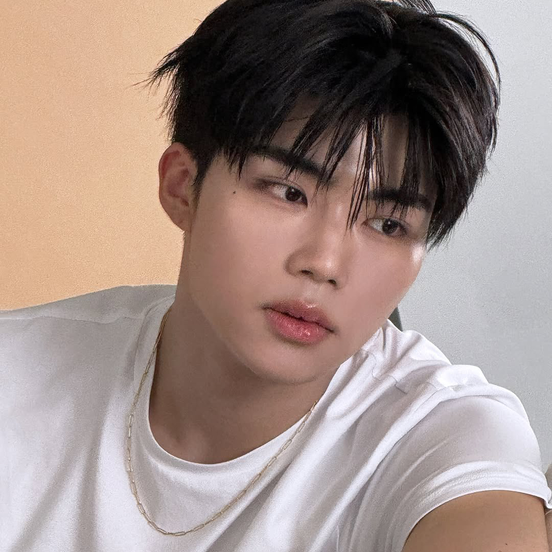 Latest photo of Park Gunwook (ZEROBASEONE)