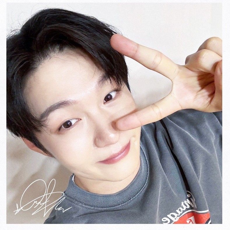 A moment captured by Lee Changsub (BTOB)'s fan