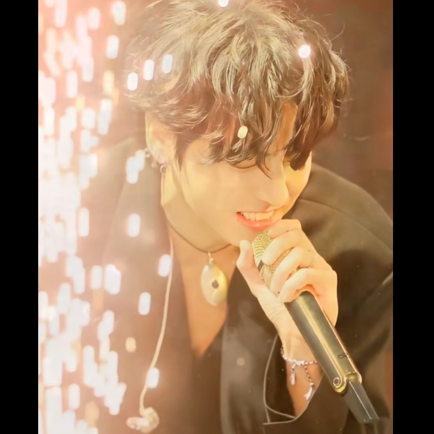 A moment captured by Jungkook (BTS)'s fan