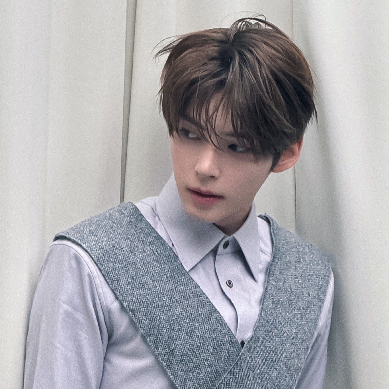 Behind-the-scenes cut of Sung Hanbin (ZEROBASEONE)