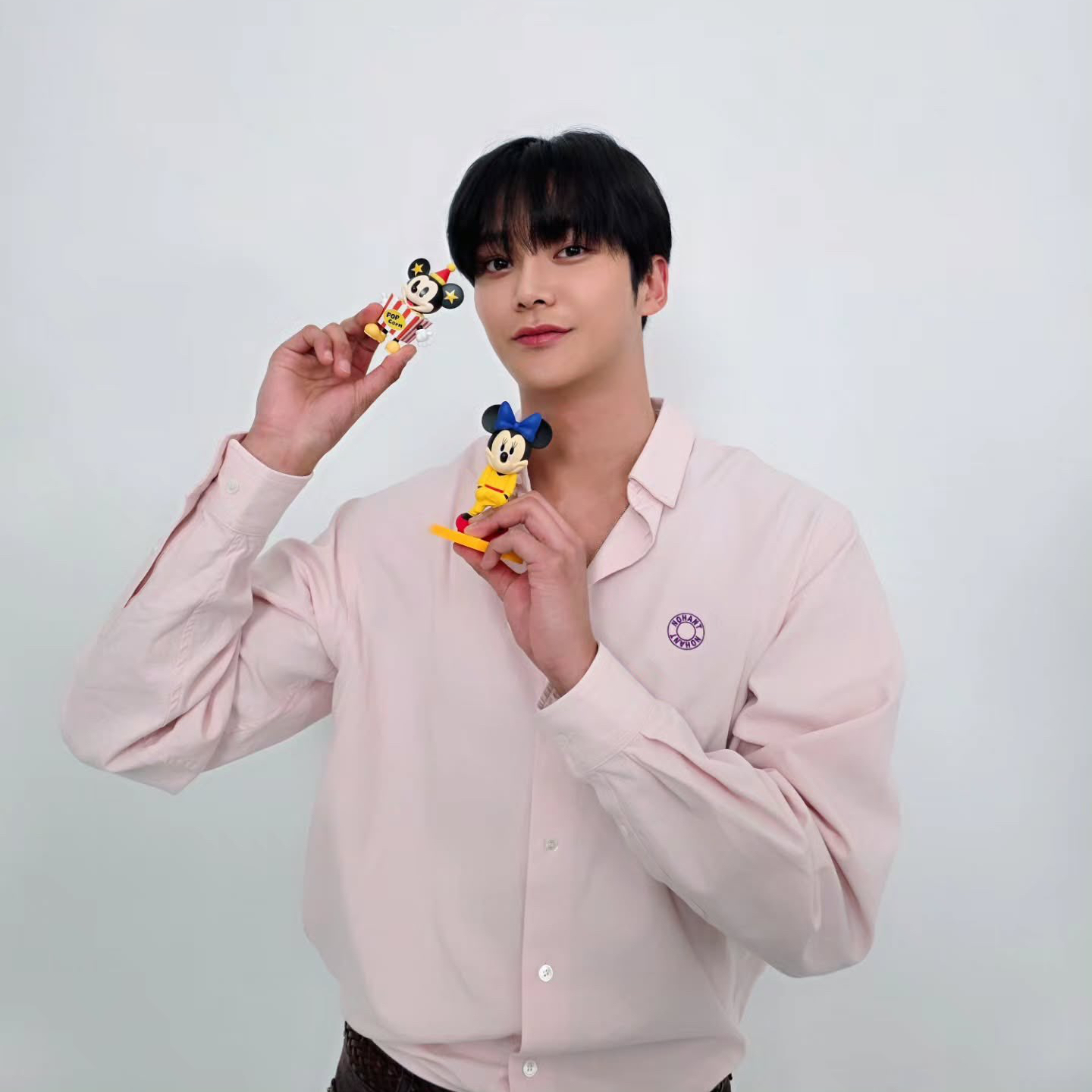 A moment captured by Rowoon's fan