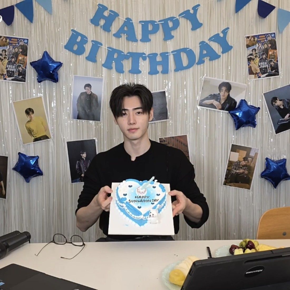 Latest photo of Sunghoon (ENHYPEN)