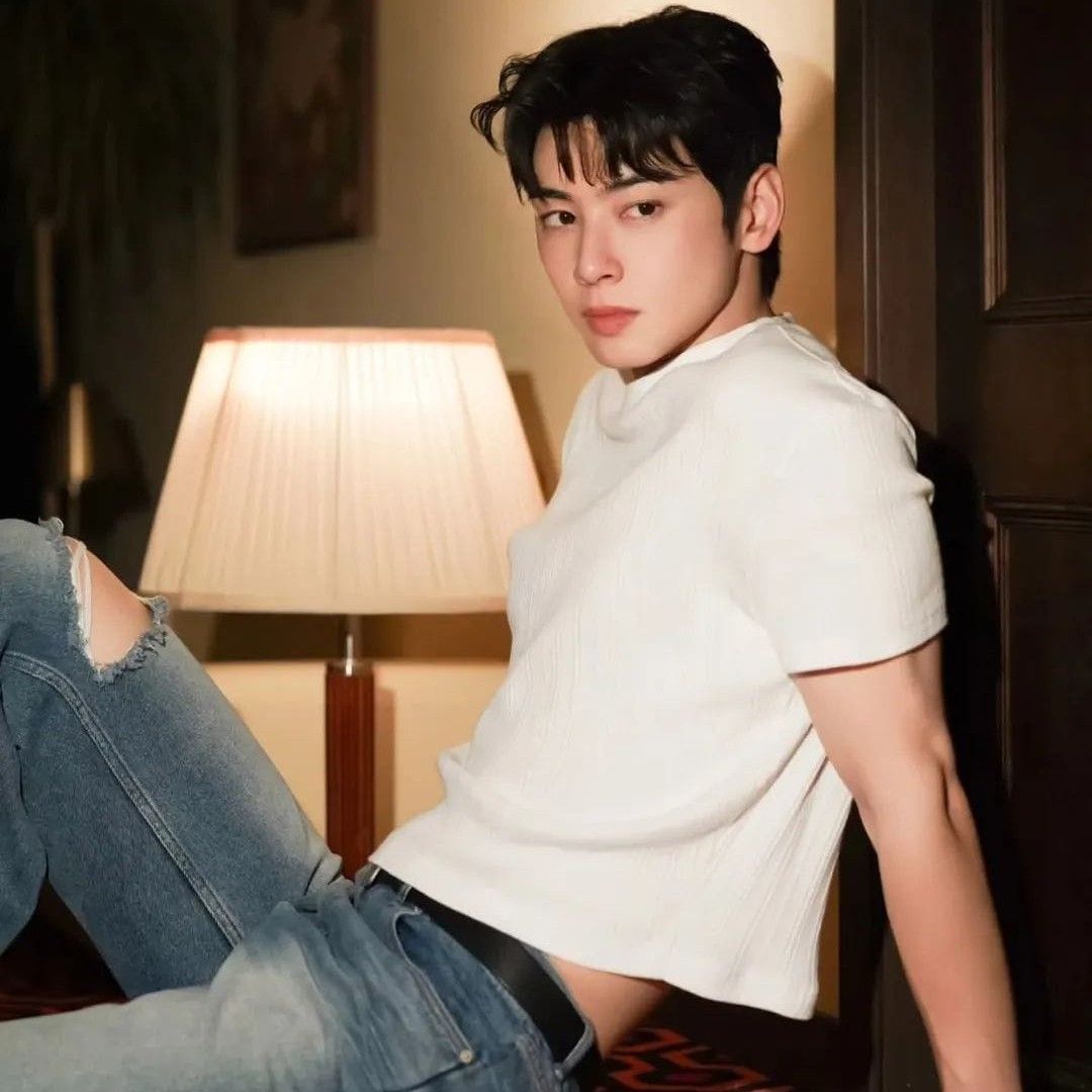 Recent activity shot of Eunwoo (ASTRO)