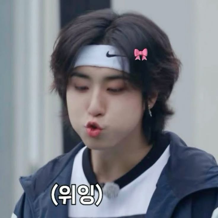 Behind-the-scenes cut of HAN (Stray Kids)