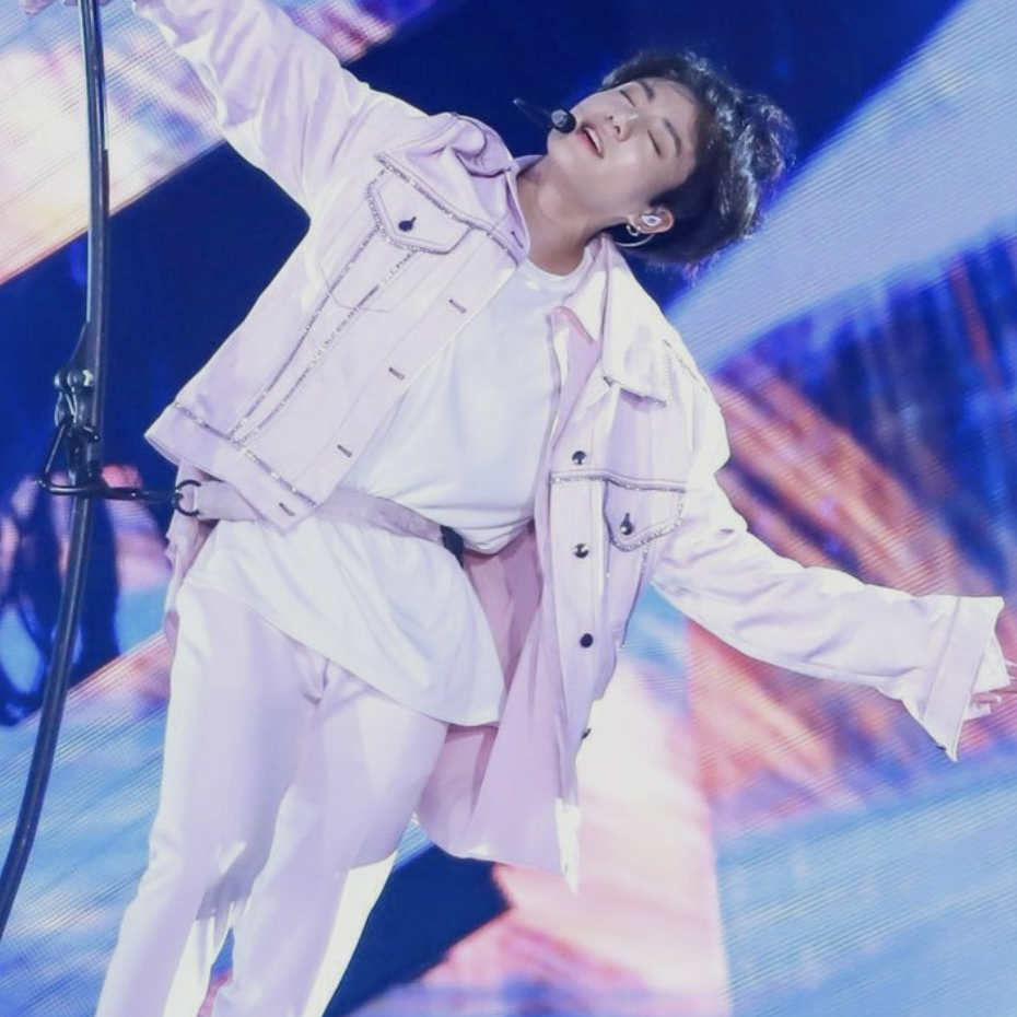 Momen yang diabadikan oleh penggemar Jungkook (BTS)