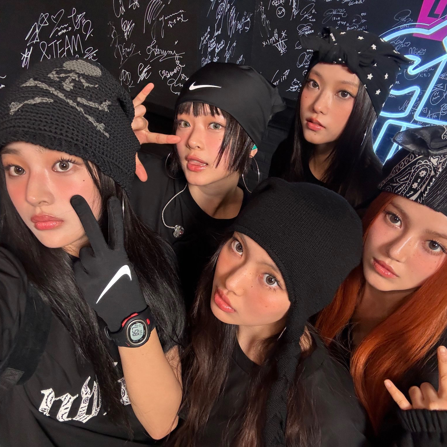 뉴진스의 비하인드 컷