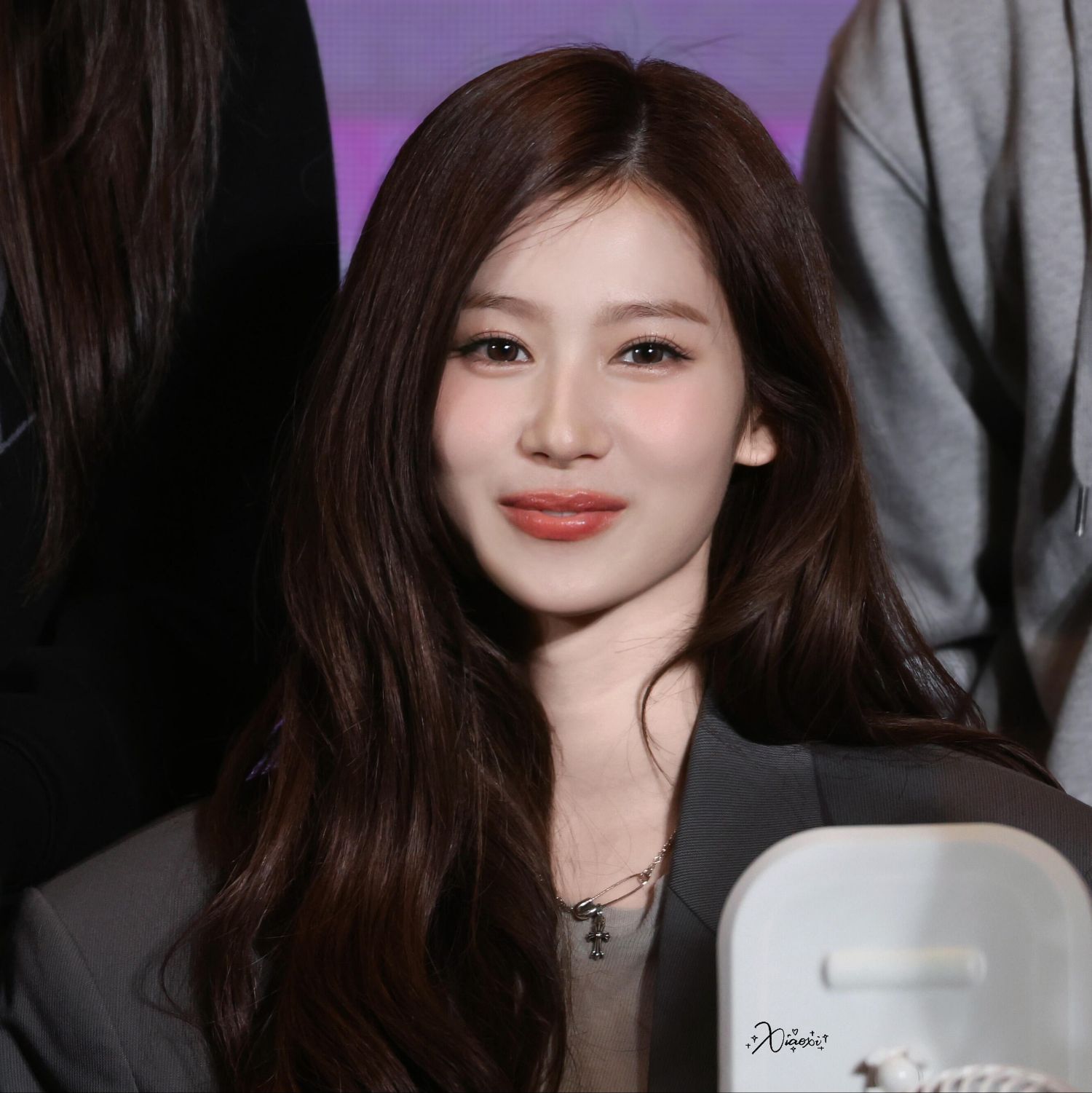 Sana (TWICE)的幕後花絮