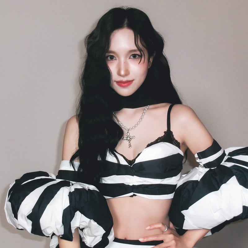 Potret di balik layar Mina (TWICE)