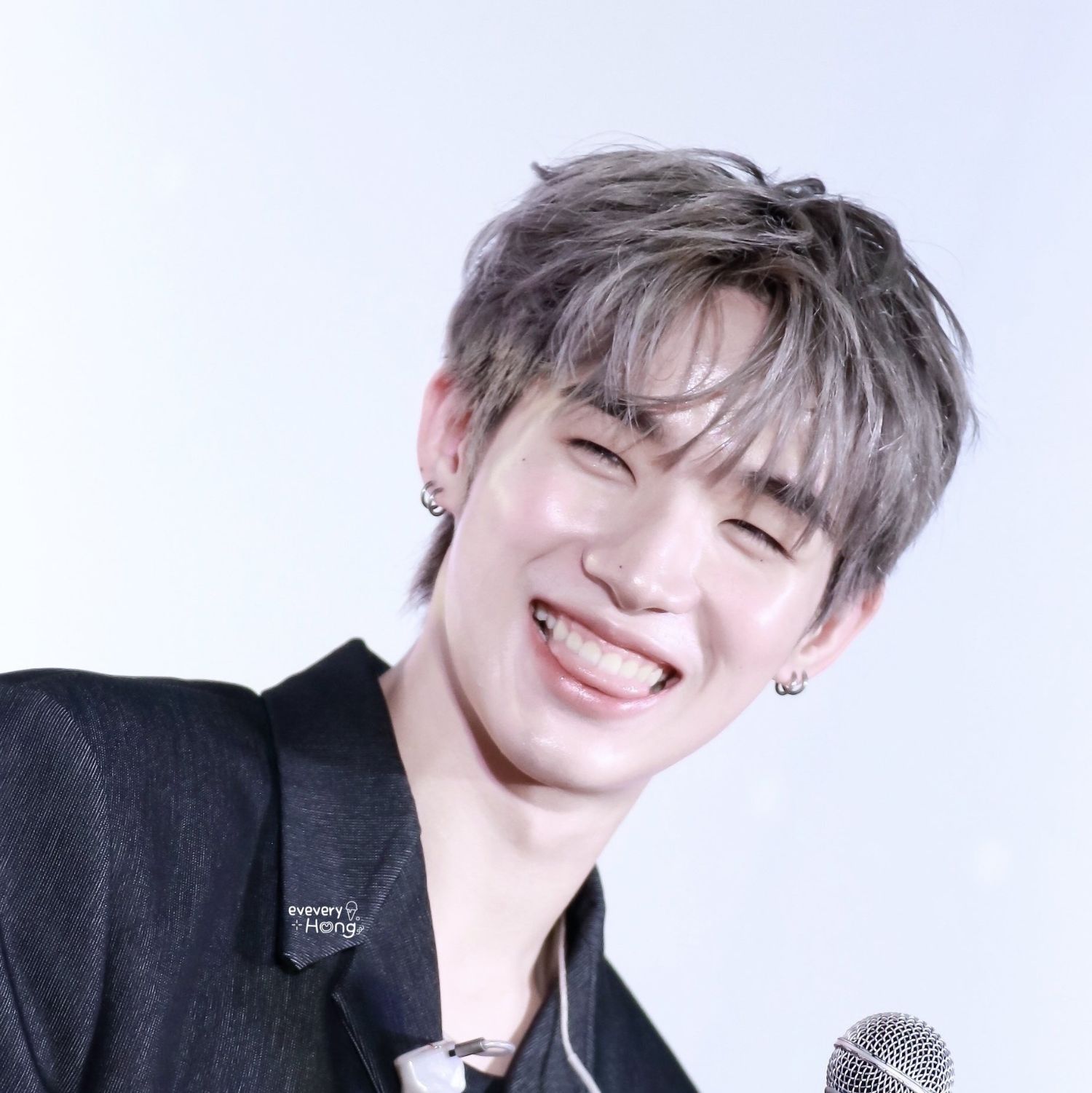 A moment captured by Hong (LYKN)'s fan