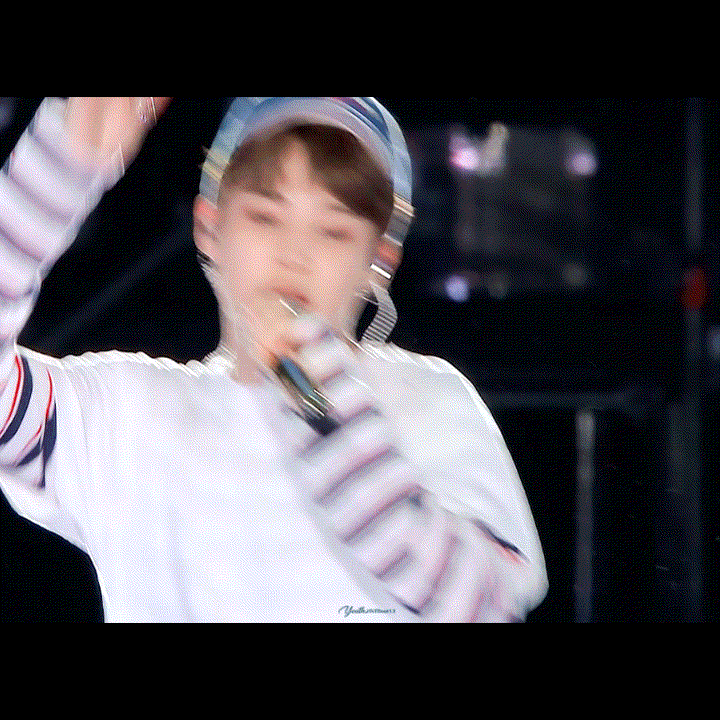 A moment captured by Jimin (BTS)'s fan