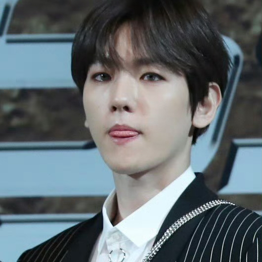 ベクヒョン (EXO)の舞台裏ショット