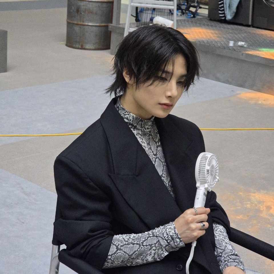 Behind-the-scenes cut of I.N (Stray Kids)