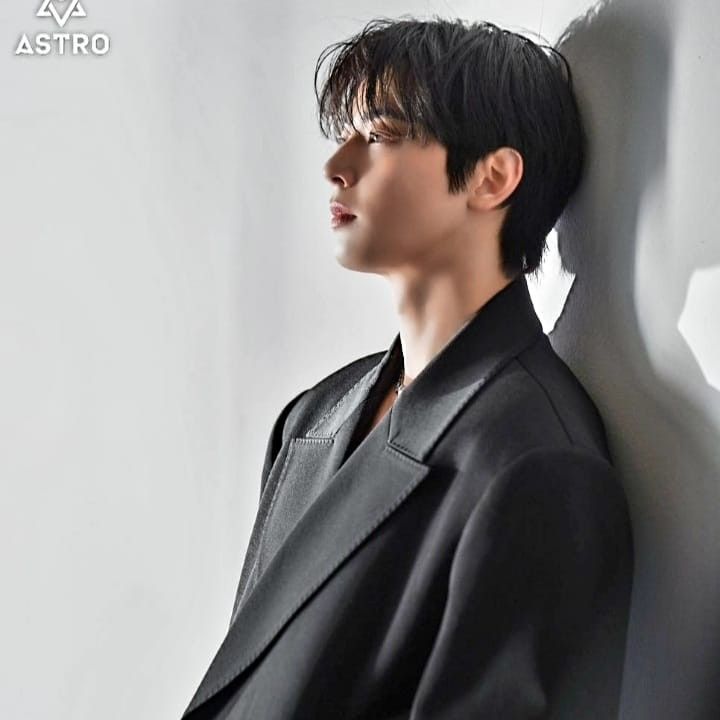 Latest photo of Eunwoo (ASTRO)