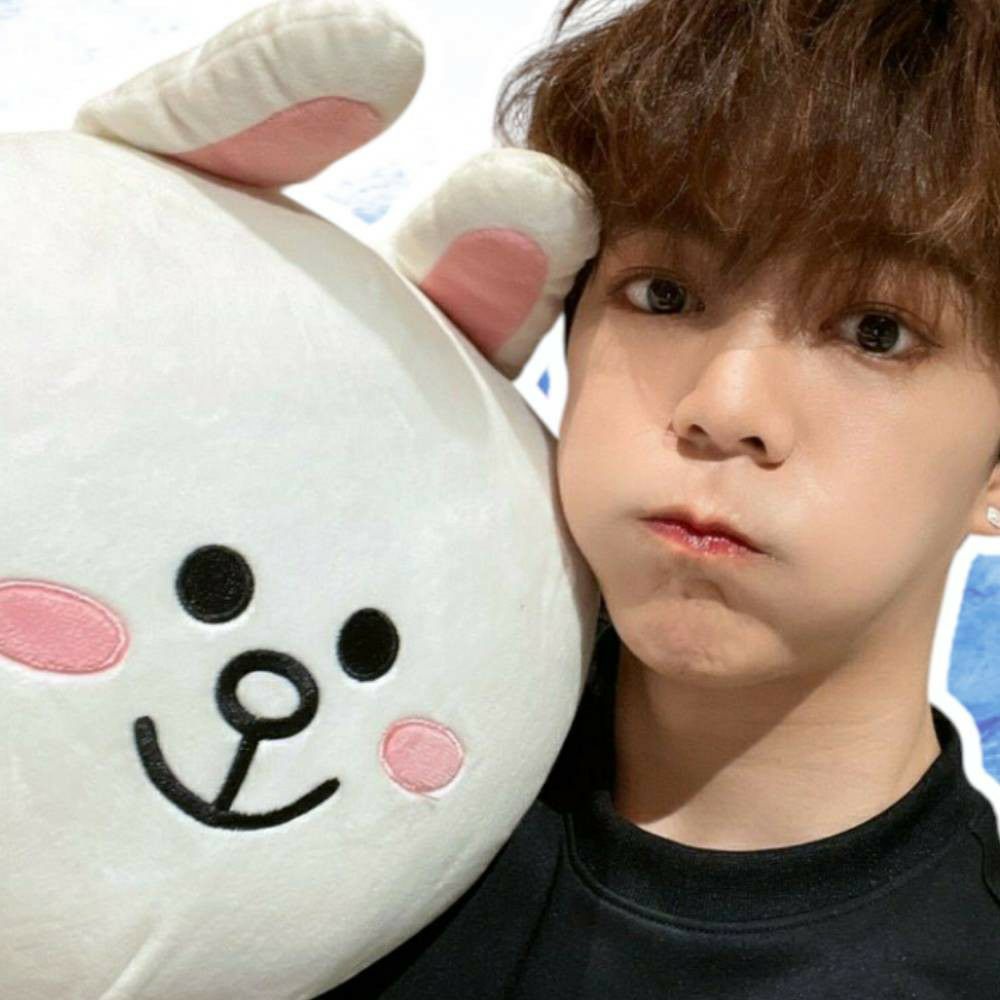 Behind-the-scenes cut of VERIVERY