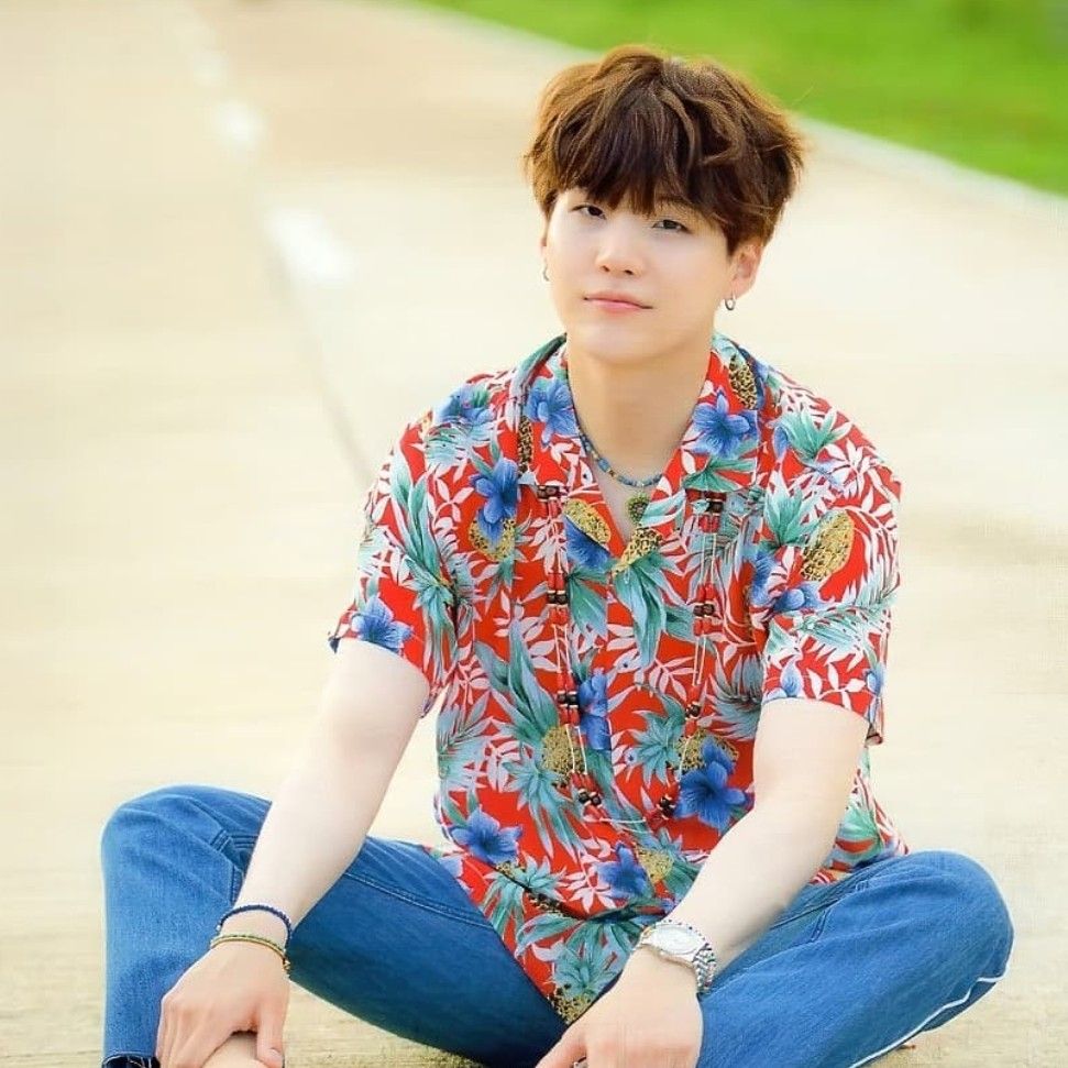 SUGA (防彈少年團)的最新照片