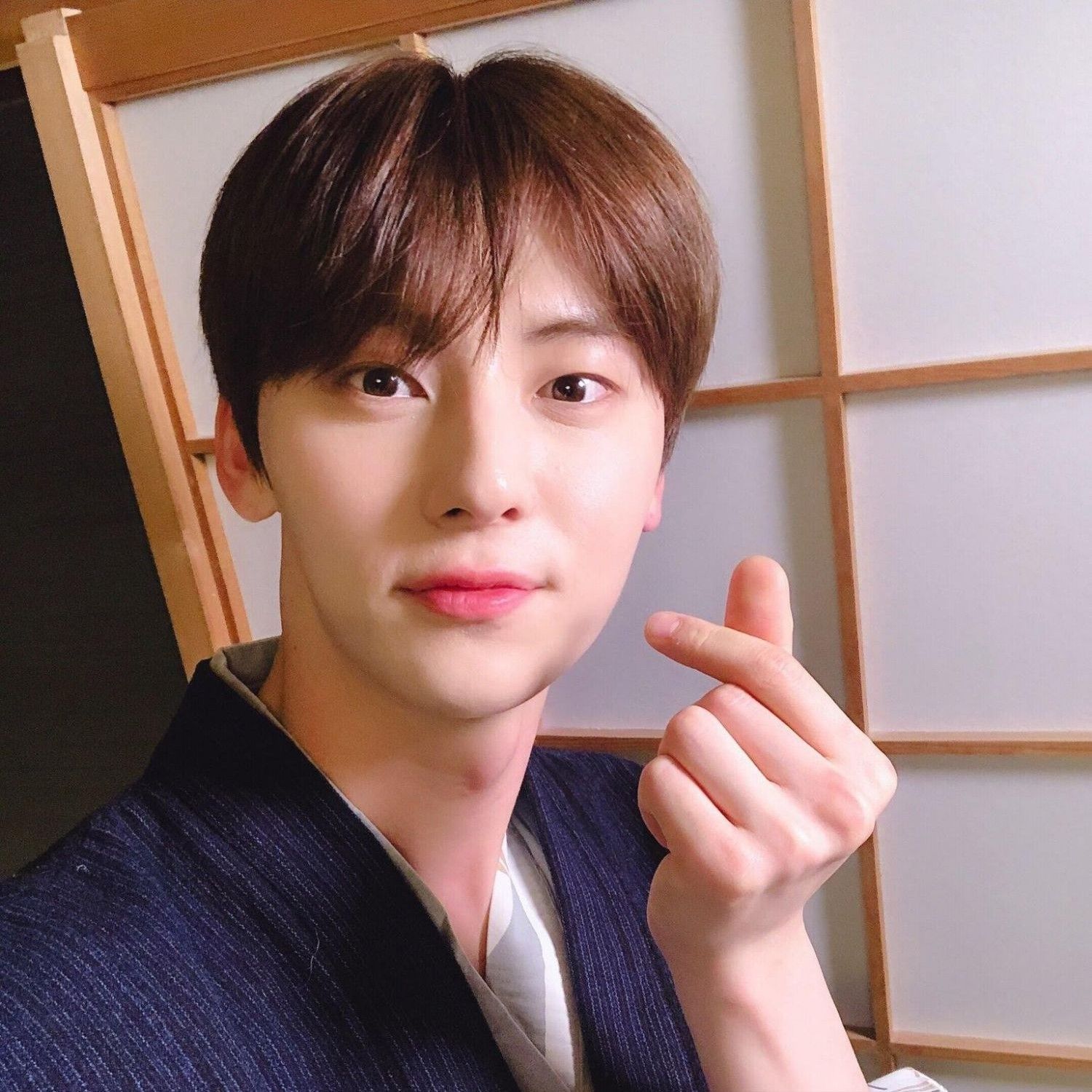A moment captured by Hwang Minhyun's fan