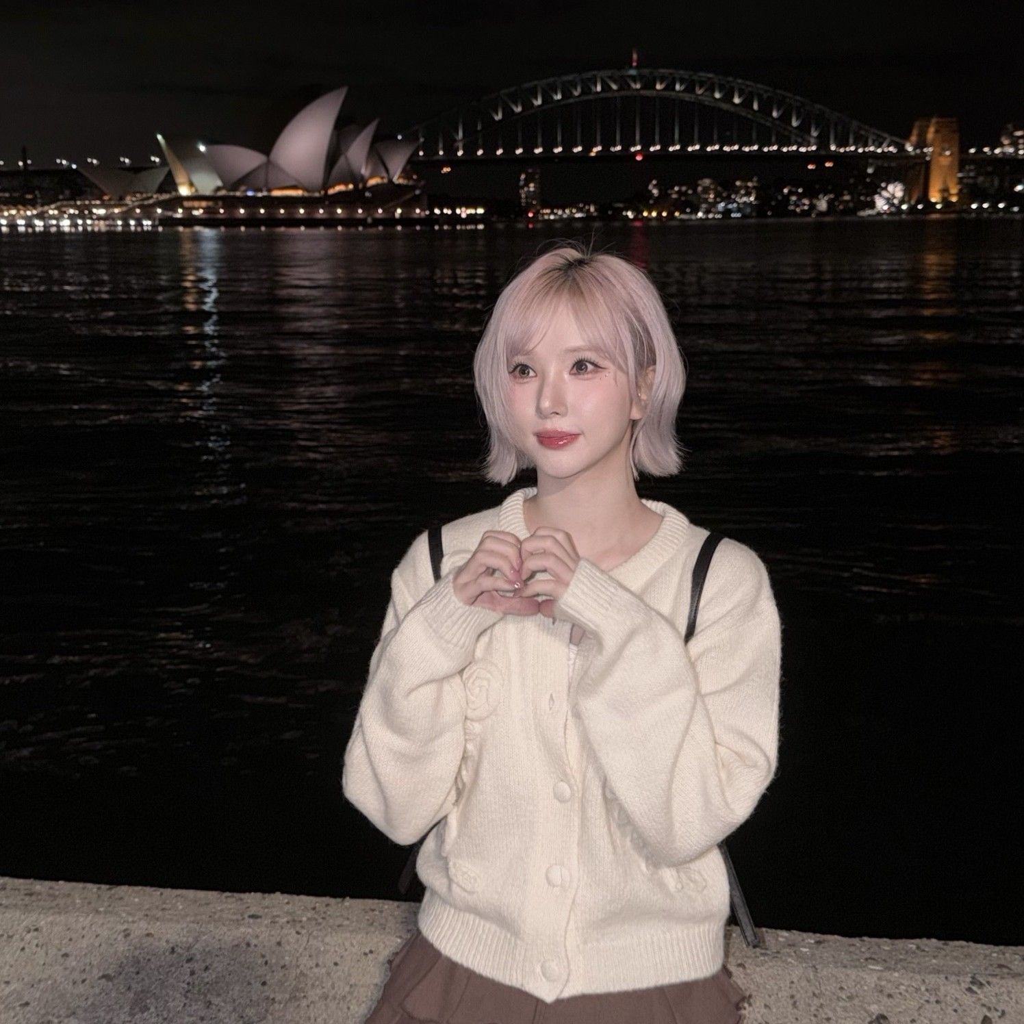 A moment captured by VIVIZ's fan