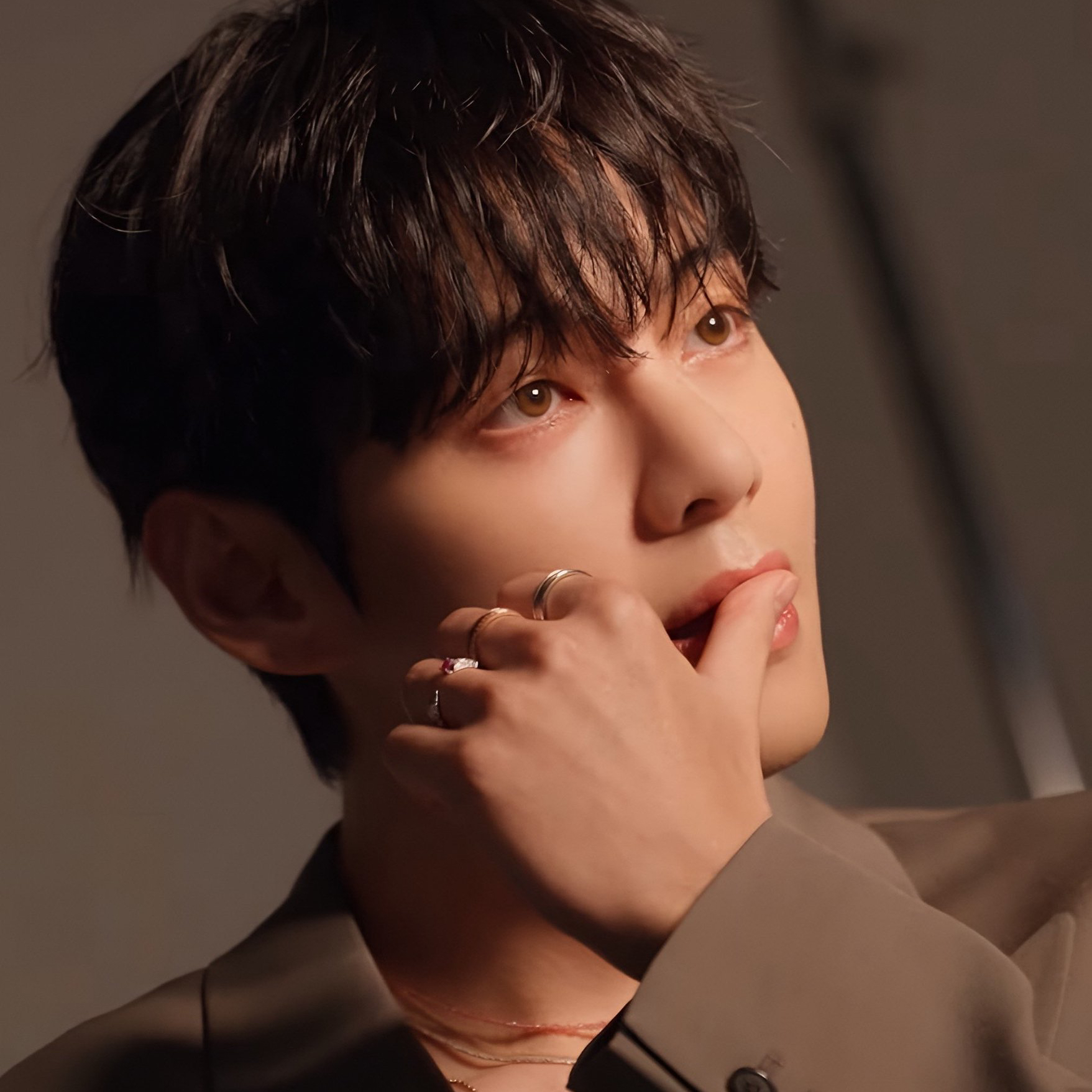 Foto terbaru V (BTS)