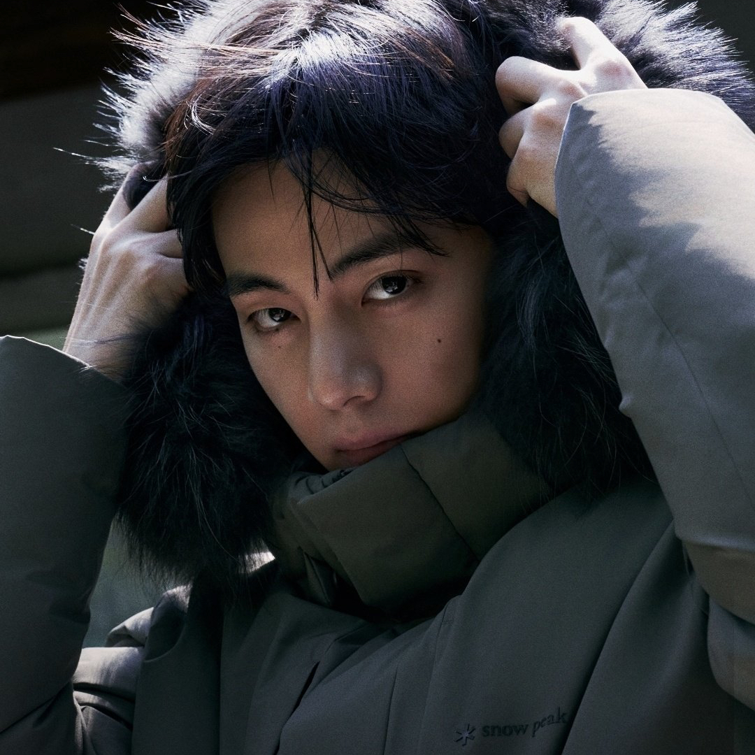 뷔 (방탄소년단) 최근 활동샷