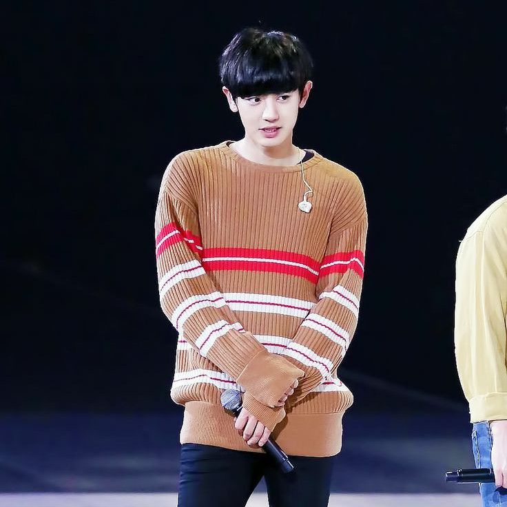 Recent activity shot of Chanyeol (EXO)