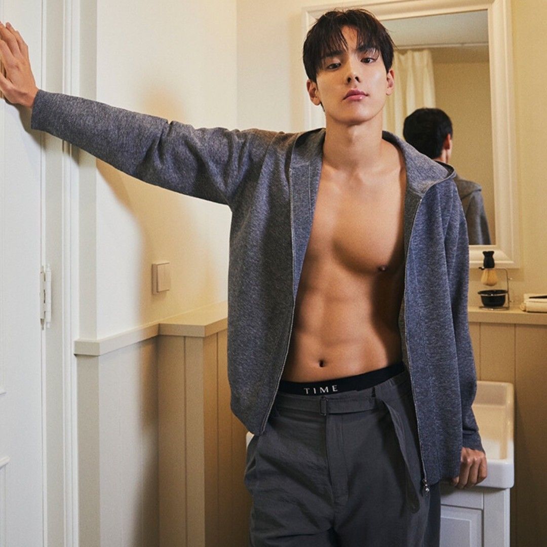 Behind-the-scenes cut of Shownu (MONSTA X)