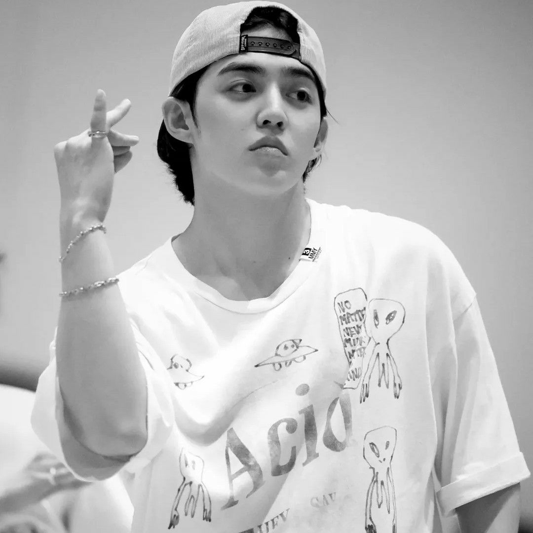 Recent activity shot of S.Coups (SEVENTEEN)