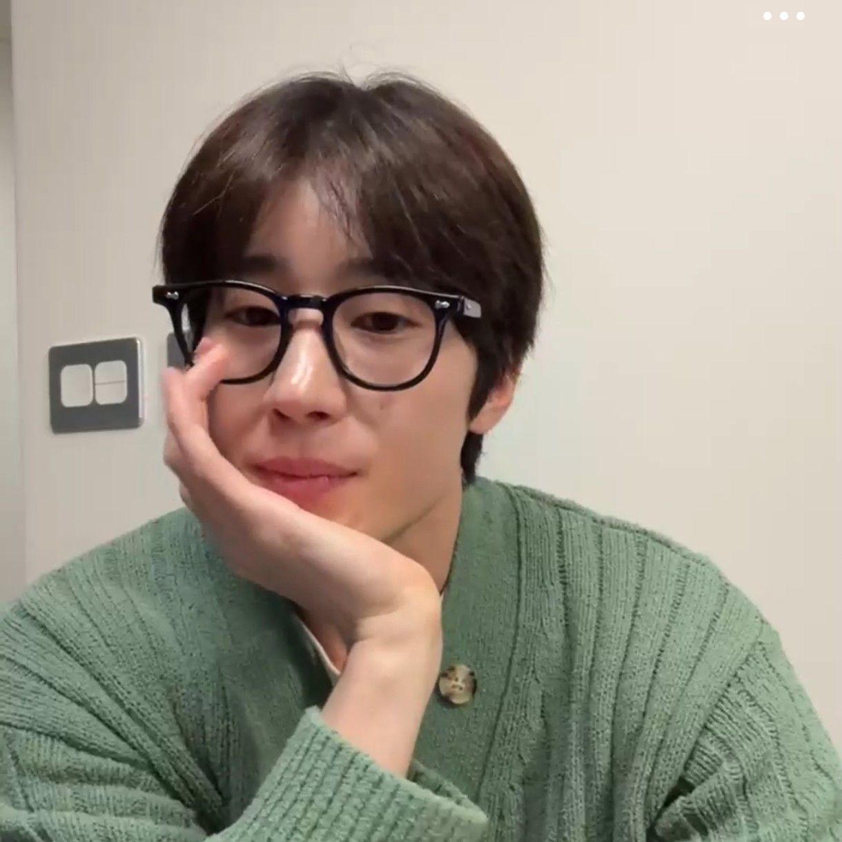 Behind-the-scenes cut of Han Seungwoo